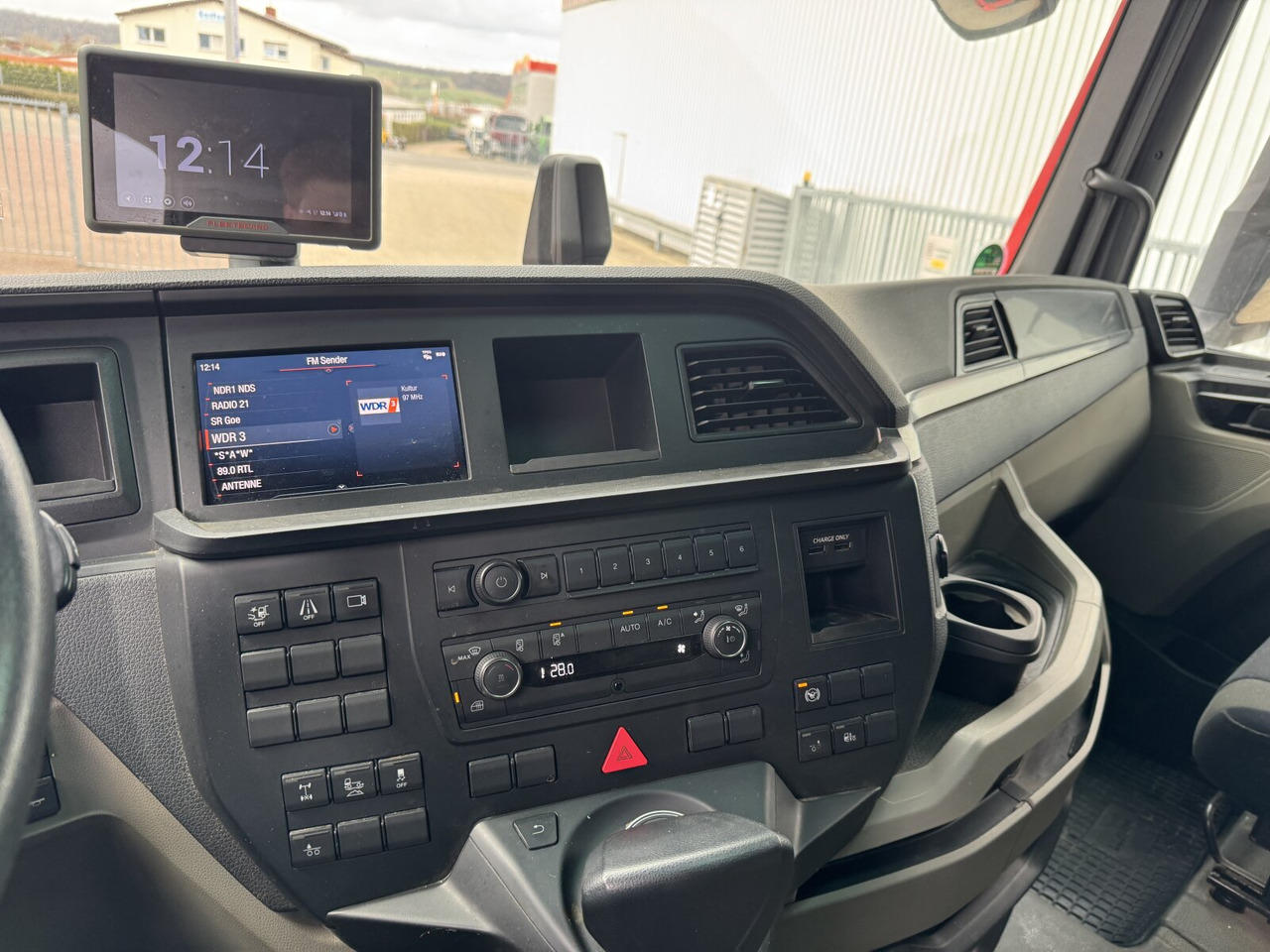 MAN TGX 26.470 6X2-4 BL TGX 26.470 6X2-4 BL, VDL 21-S 6200 Abrollkipper bis 7 m, , Lenk-/Liftachse, XLX-Fahrerhaus, Funk - Lastväxlare lastbil: bild 4 MAN TGX 26.470 6X2-4 BL TGX 26.470 6X2-4 BL, VDL 21-S 6200 Abrollkipper bis 7 m, , Lenk-/Liftachse, XLX-Fahrerhaus, Funk - Lastväxlare lastbil: bild 4