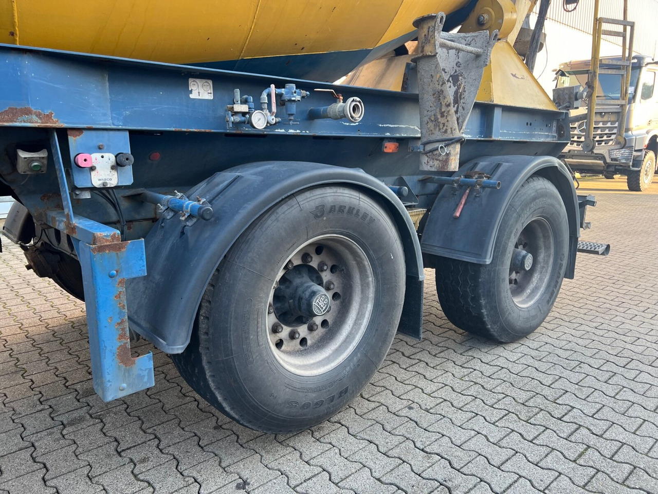 MÜLLER MITTELTAL SF 32 BM/BS mit LIEBHERR Betonmischer ca. 10m³ MÜLLER MITTELTAL SF 32 BM/BS mit LIEBHERR Betonmischer ca. 10m³, Liftachse - Betongtrailer: bild 2 MÜLLER MITTELTAL SF 32 BM/BS mit LIEBHERR Betonmischer ca. 10m³ MÜLLER MITTELTAL SF 32 BM/BS mit LIEBHERR Betonmischer ca. 10m³, Liftachse - Betongtrailer: bild 2