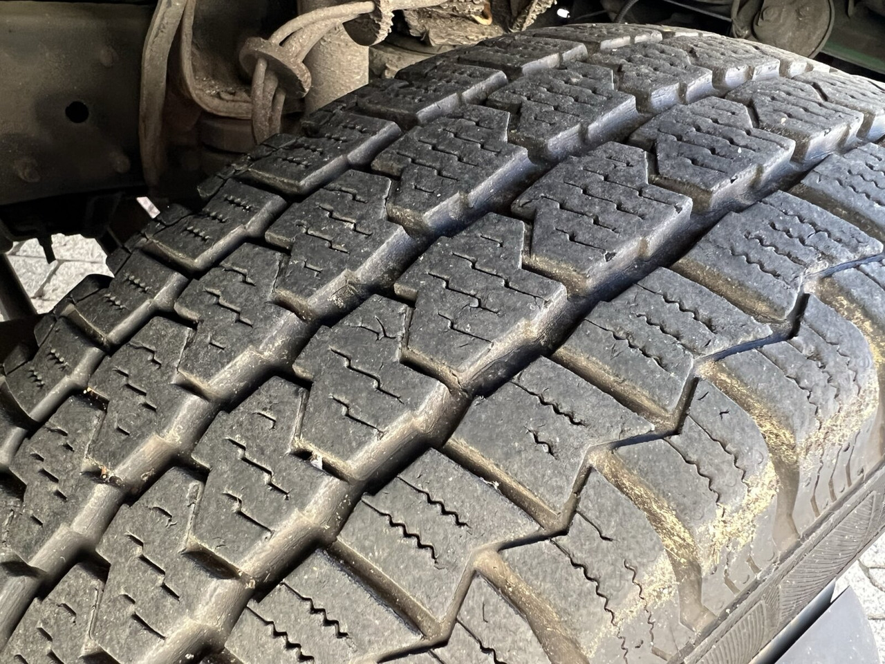 Mercedes-Benz 711 D-KA 4x2 711 D-KA 4x2, Standklima, 11-Sitze, 2 x on stock - Minibuss, Persontransport: bild 2 Mercedes-Benz 711 D-KA 4x2 711 D-KA 4x2, Standklima, 11-Sitze, 2 x on stock - Minibuss, Persontransport: bild 2