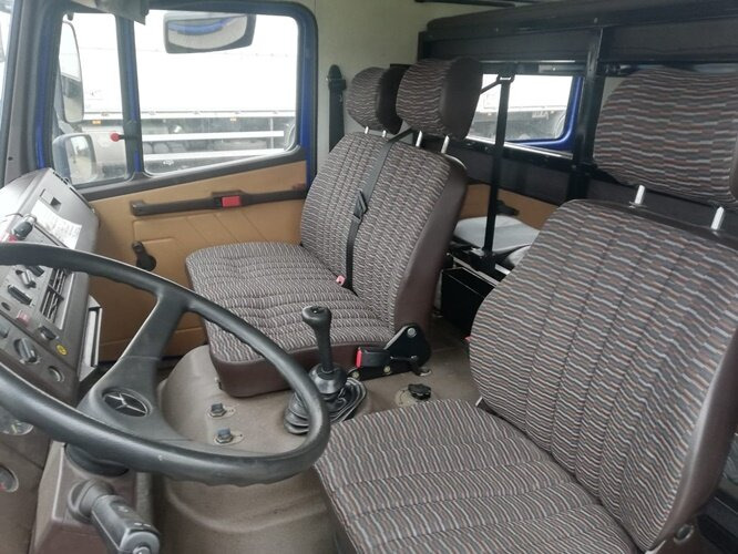 Mercedes-Benz 917 AF 4x4 Doka 917 AF 4x4 Doka - Lastbil med skåp: bild 2 Mercedes-Benz 917 AF 4x4 Doka 917 AF 4x4 Doka - Lastbil med skåp: bild 2