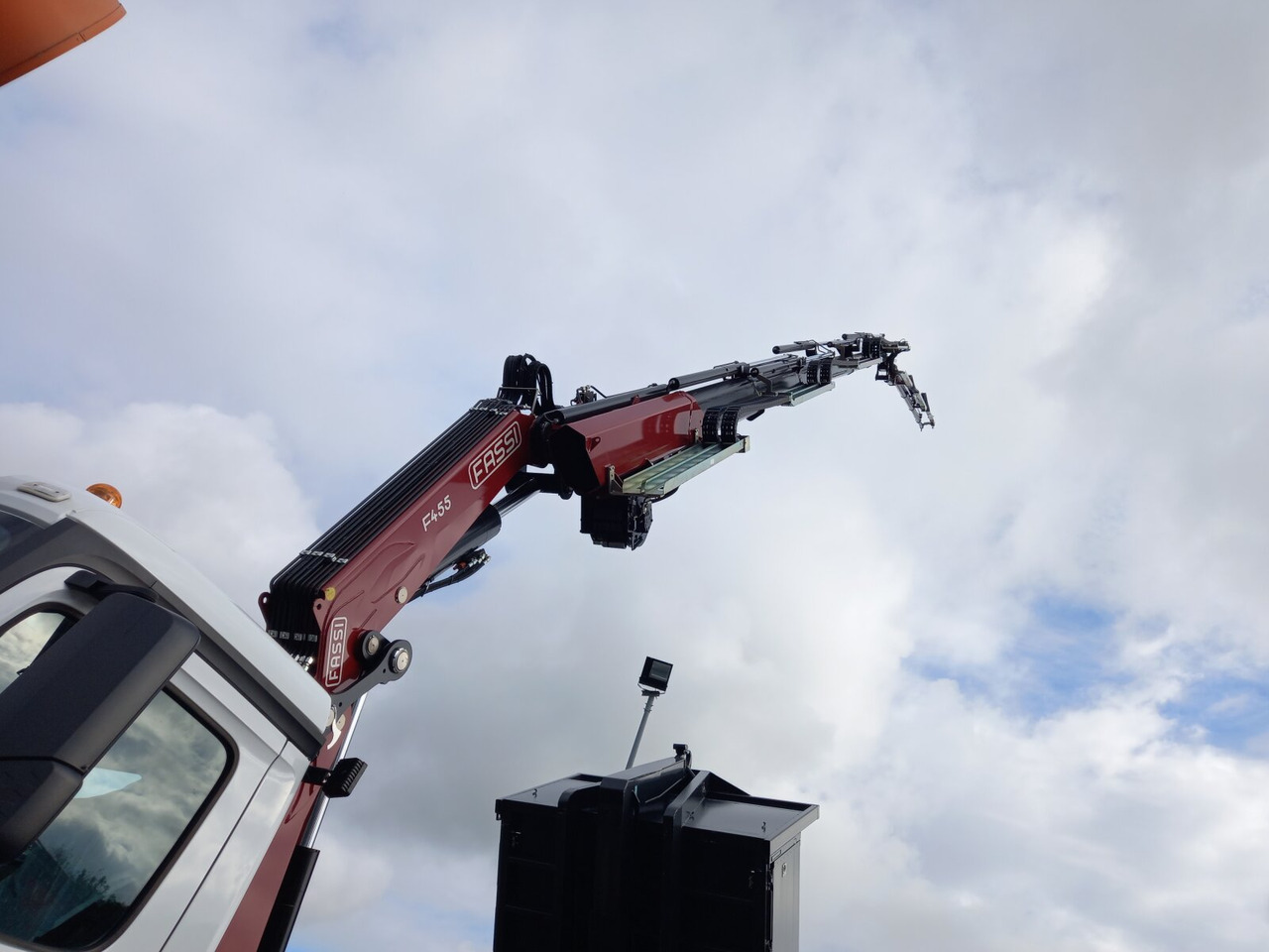 Mercedes-Benz - AROCS 4142 K 8x4 - Liftdumper lastbil, Kranbil: bild 3 Mercedes-Benz - AROCS 4142 K 8x4 - Liftdumper lastbil, Kranbil: bild 3