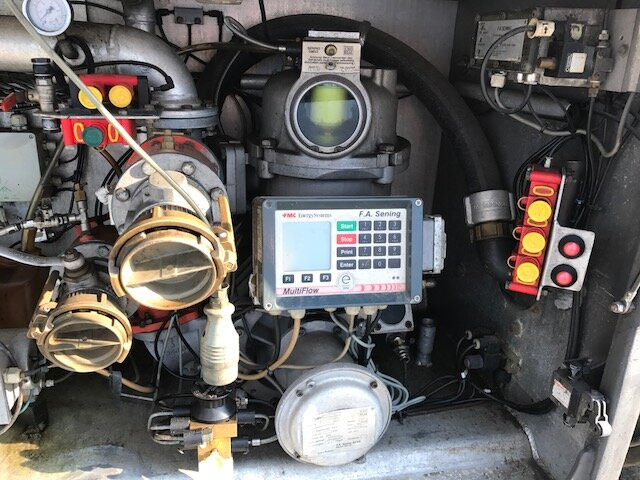 Mercedes-Benz Actros 1841 L 4x2 Actros 1841 L 4x2, Esterer Tankaufbau ca. 13.500l, 2 Kammern - Tankbil: bild 2 Mercedes-Benz Actros 1841 L 4x2 Actros 1841 L 4x2, Esterer Tankaufbau ca. 13.500l, 2 Kammern - Tankbil: bild 2