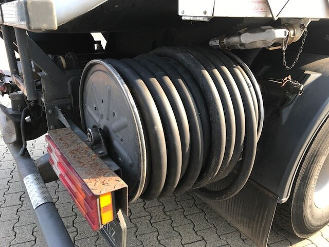 Mercedes-Benz Actros 1841 L 4x2 Actros 1841 L 4x2, Esterer Tankaufbau ca. 13.500l, 2 Kammern - Tankbil: bild 4 Mercedes-Benz Actros 1841 L 4x2 Actros 1841 L 4x2, Esterer Tankaufbau ca. 13.500l, 2 Kammern - Tankbil: bild 4