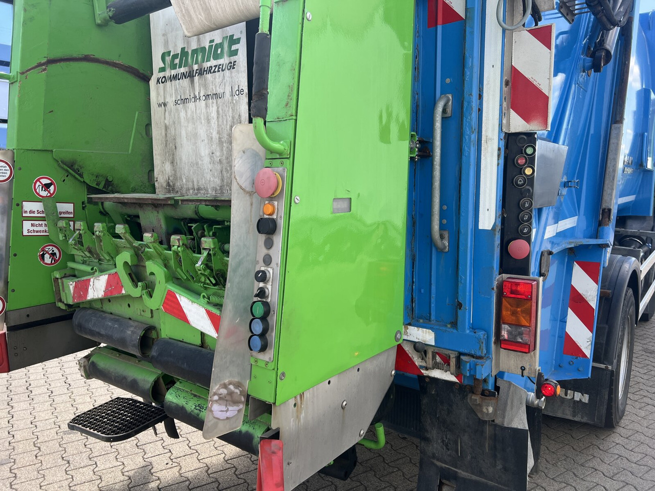 Mercedes-Benz Actros 2032 LA 4x4 Actros 2032 LA 4x4, Faun Variopress 310 ca. 10m³, Zöller Schüttung - Sopbil: bild 3 Mercedes-Benz Actros 2032 LA 4x4 Actros 2032 LA 4x4, Faun Variopress 310 ca. 10m³, Zöller Schüttung - Sopbil: bild 3