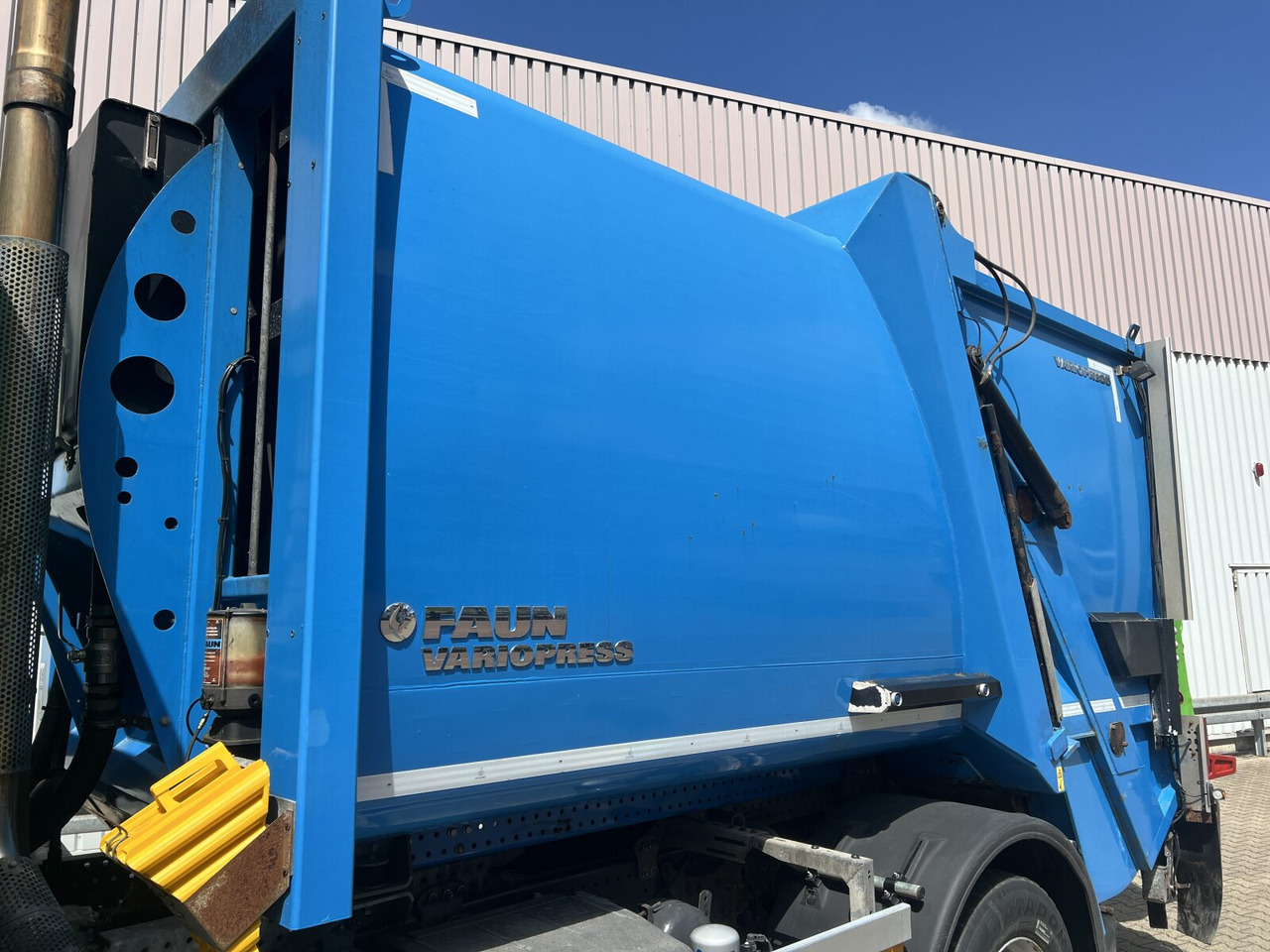 Mercedes-Benz Actros 2032 LA 4x4 Actros 2032 LA 4x4, Faun Variopress 310 ca. 10m³, Zöller Schüttung - Sopbil: bild 4 Mercedes-Benz Actros 2032 LA 4x4 Actros 2032 LA 4x4, Faun Variopress 310 ca. 10m³, Zöller Schüttung - Sopbil: bild 4