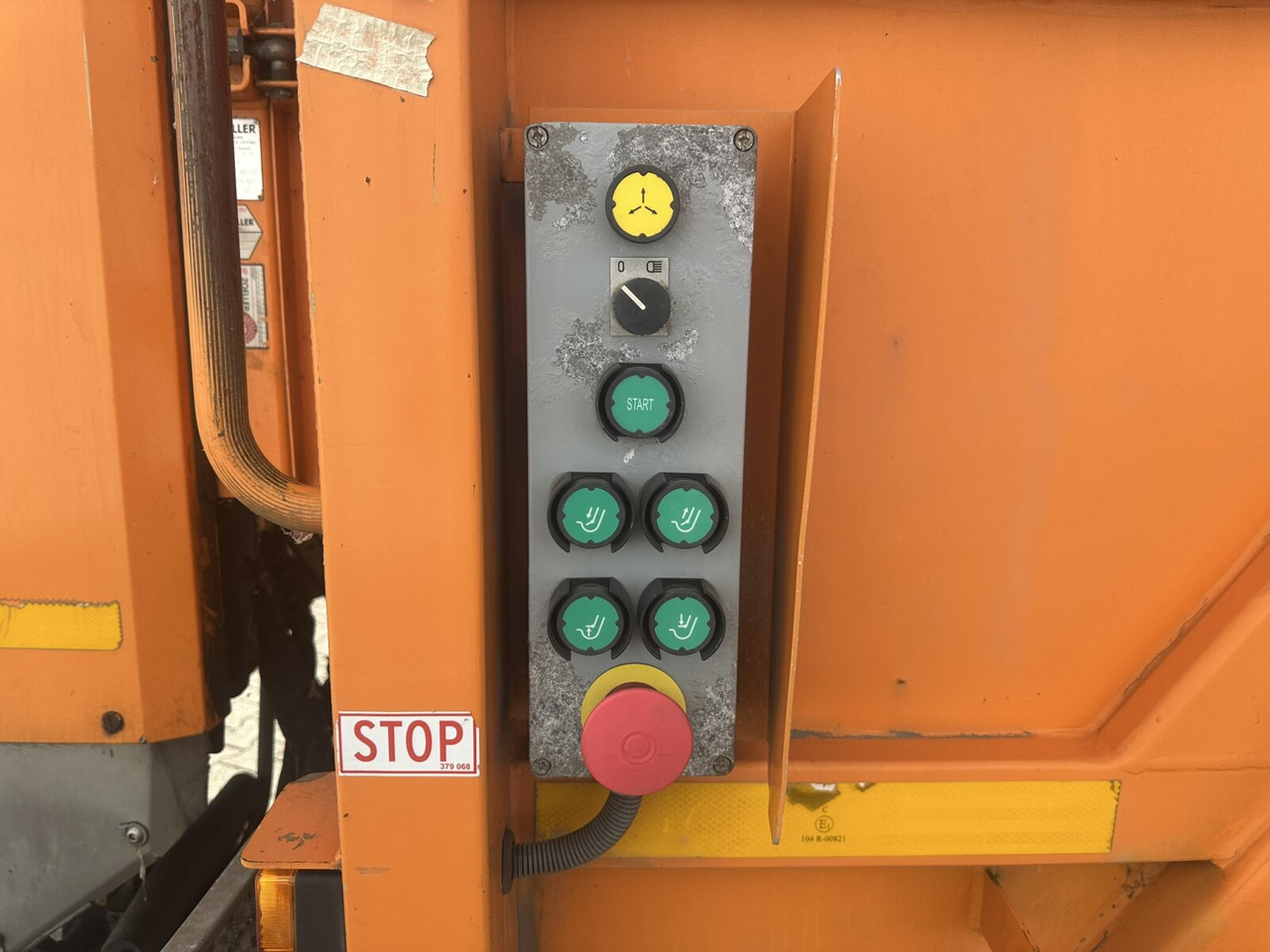 Mercedes-Benz Actros 2532 L 6x2 Actros 2532/41 L 6x2, EEV, Lenkachse, Haller X2C M21, Zöller-Schüttung - Sopbil: bild 4 Mercedes-Benz Actros 2532 L 6x2 Actros 2532/41 L 6x2, EEV, Lenkachse, Haller X2C M21, Zöller-Schüttung - Sopbil: bild 4