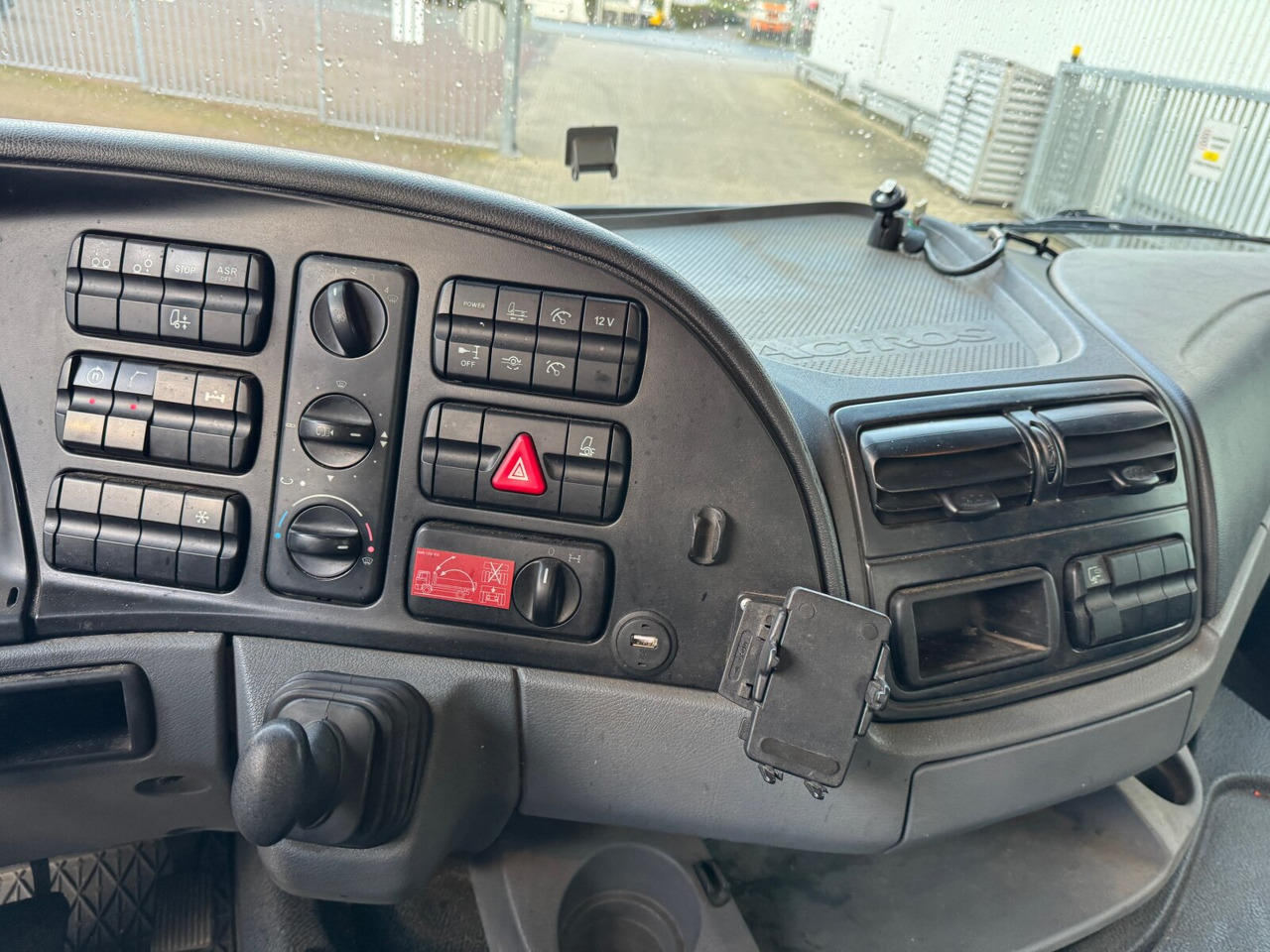 Mercedes-Benz Actros 2541 L 6x2 Actros 2541 L 6x2, Lenkachse, Meiller RK 20.65, Kran Palfinger PK 14002-EH, Funk - Lastväxlare lastbil, Kranbil: bild 4 Mercedes-Benz Actros 2541 L 6x2 Actros 2541 L 6x2, Lenkachse, Meiller RK 20.65, Kran Palfinger PK 14002-EH, Funk - Lastväxlare lastbil, Kranbil: bild 4