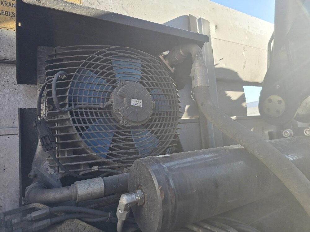 Mercedes-Benz Actros 2546 L 6x2 Actros 2546 L 6x2, Hiab Kran 244 E - 6 Hiduo, 16,1 m 920 kg, Funk - Kranbil, Flakbil: bild 5 Mercedes-Benz Actros 2546 L 6x2 Actros 2546 L 6x2, Hiab Kran 244 E - 6 Hiduo, 16,1 m 920 kg, Funk - Kranbil, Flakbil: bild 5