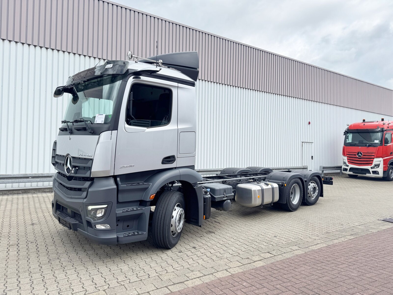 Mercedes-Benz Actros 2546 L 6x2 Actros 2546 L 6x2, Retarder, Lenk-/Lift, LED, Navi, ADR, MirrorCam, MultimediaCockpit - Chassi lastbil: bild 1 Mercedes-Benz Actros 2546 L 6x2 Actros 2546 L 6x2, Retarder, Lenk-/Lift, LED, Navi, ADR, MirrorCam, MultimediaCockpit - Chassi lastbil: bild 1