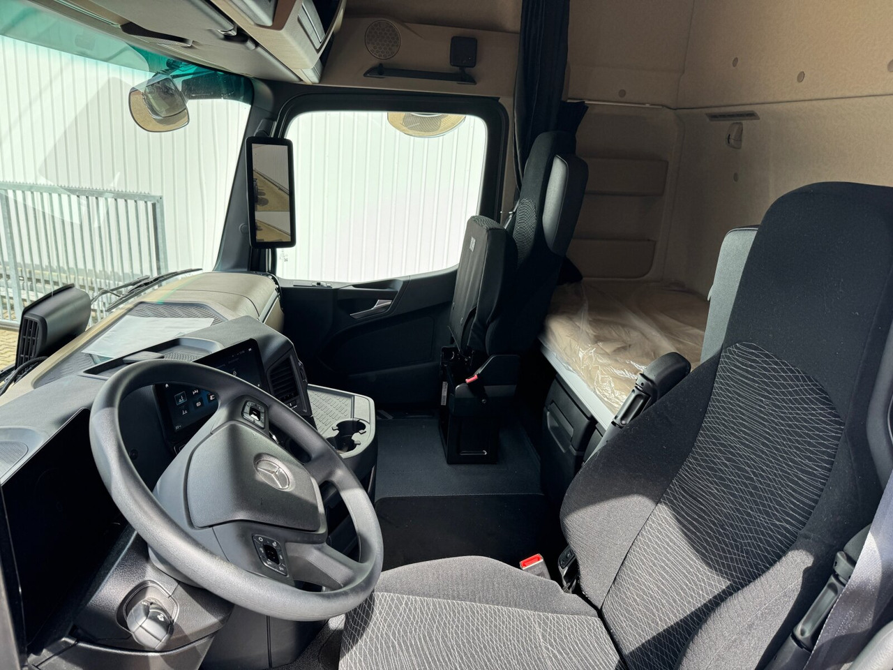 Mercedes-Benz Actros 2548 L 6x2 Actros 2548 L 6x2, Retarder, Lenk-/Liftachse, Navi, MirrorCam, MultimediaCockpit - Lastväxlare lastbil: bild 4 Mercedes-Benz Actros 2548 L 6x2 Actros 2548 L 6x2, Retarder, Lenk-/Liftachse, Navi, MirrorCam, MultimediaCockpit - Lastväxlare lastbil: bild 4