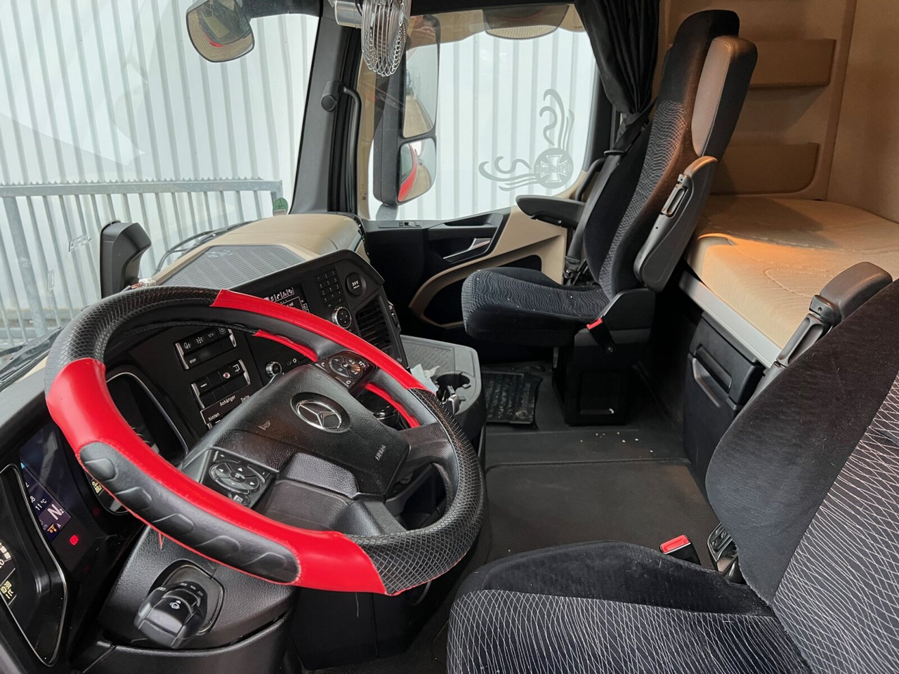 Mercedes-Benz Actros 2548 L 6x2 Actros 2548 L 6x2, Retarder, Liftachse, StreamSpace, 2-Seiten-Getreidekipper - Tippbil lastbil: bild 3 Mercedes-Benz Actros 2548 L 6x2 Actros 2548 L 6x2, Retarder, Liftachse, StreamSpace, 2-Seiten-Getreidekipper - Tippbil lastbil: bild 3