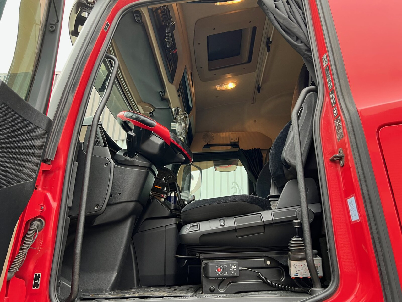 Mercedes-Benz Actros 2548 L 6x2 Actros 2548 L 6x2, Retarder, Liftachse, StreamSpace, 2-Seiten-Getreidekipper - Tippbil lastbil: bild 2 Mercedes-Benz Actros 2548 L 6x2 Actros 2548 L 6x2, Retarder, Liftachse, StreamSpace, 2-Seiten-Getreidekipper - Tippbil lastbil: bild 2