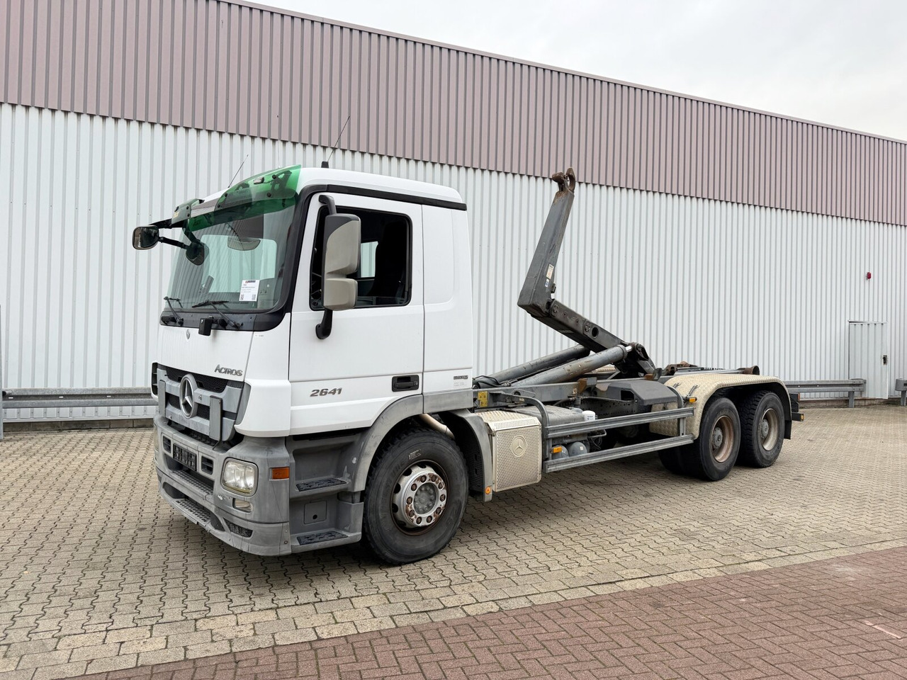 Mercedes-Benz Actros 2641 6x4 Actros 2641 6x4 - Lastväxlare lastbil: bild 1 Mercedes-Benz Actros 2641 6x4 Actros 2641 6x4 - Lastväxlare lastbil: bild 1