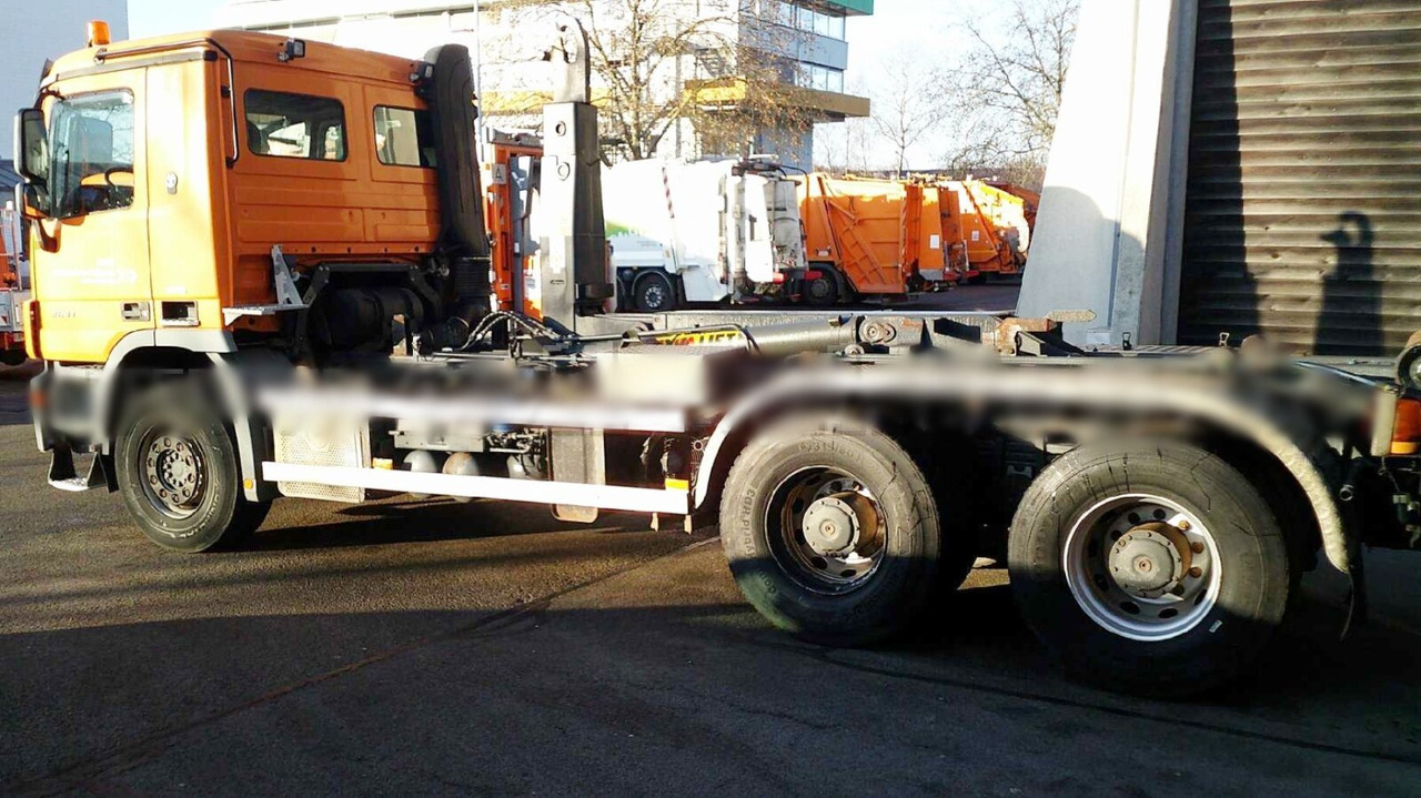 Mercedes-Benz Actros 2641 6x4 Actros 2641 6x4 - Lastväxlare lastbil: bild 2 Mercedes-Benz Actros 2641 6x4 Actros 2641 6x4 - Lastväxlare lastbil: bild 2