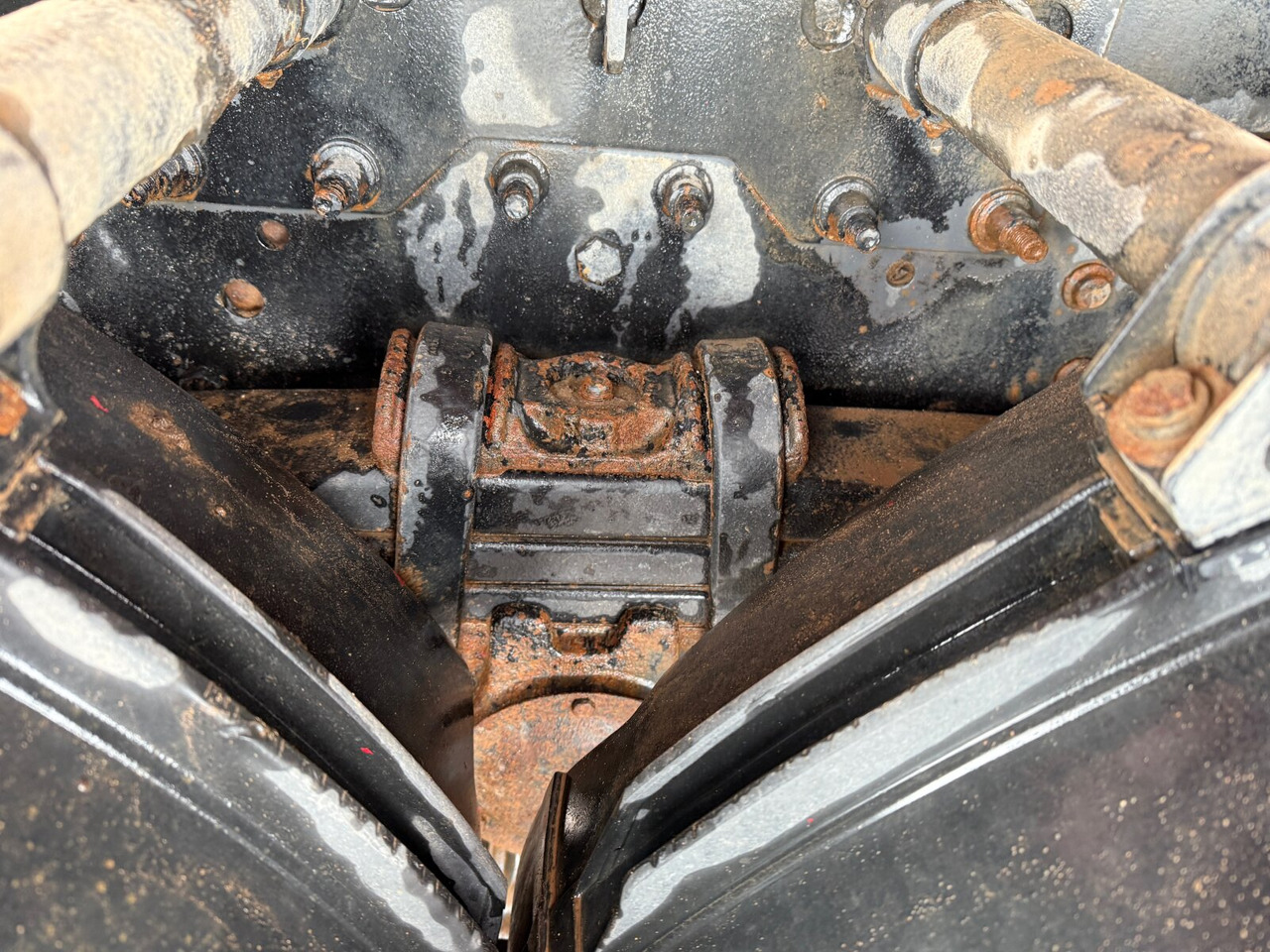 Mercedes-Benz Actros 2646 K 6x4 Actros 2646 K 6x4, Retarder, Bordmatik - Tippbil lastbil: bild 3 Mercedes-Benz Actros 2646 K 6x4 Actros 2646 K 6x4, Retarder, Bordmatik - Tippbil lastbil: bild 3