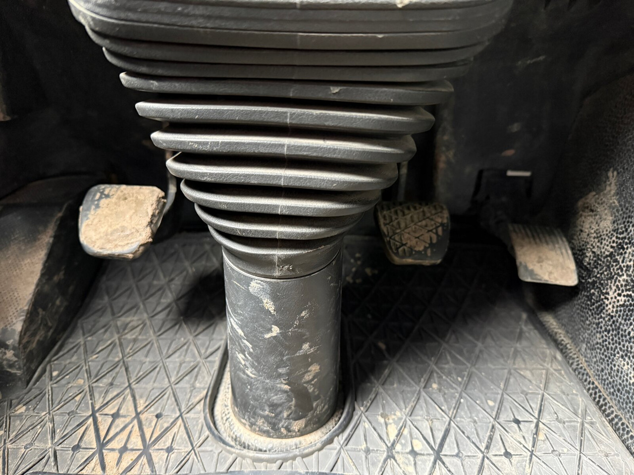 Mercedes-Benz Actros 3241 K 8x4/4 Actros 3241 K 8x4/4, Bordmatik - Tippbil lastbil: bild 5 Mercedes-Benz Actros 3241 K 8x4/4 Actros 3241 K 8x4/4, Bordmatik - Tippbil lastbil: bild 5