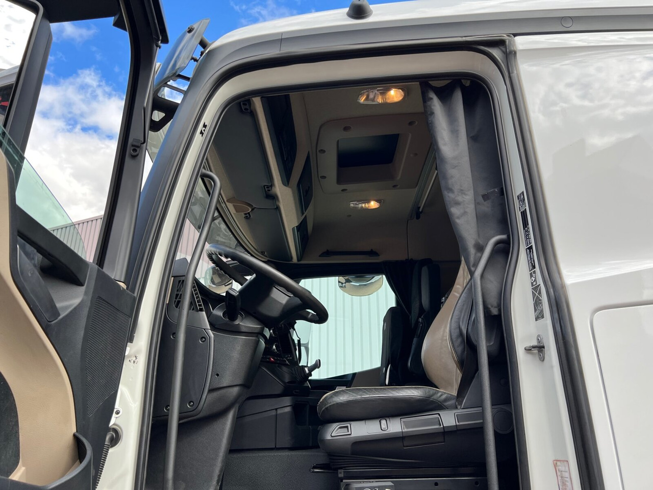 Mercedes-Benz Actros 3551 L 8x2/4 Actros 3551 L 8x2/4, Vorlauflenkachse, Doppelbereifte Nachlaufliftachse - Chassi lastbil: bild 2 Mercedes-Benz Actros 3551 L 8x2/4 Actros 3551 L 8x2/4, Vorlauflenkachse, Doppelbereifte Nachlaufliftachse - Chassi lastbil: bild 2