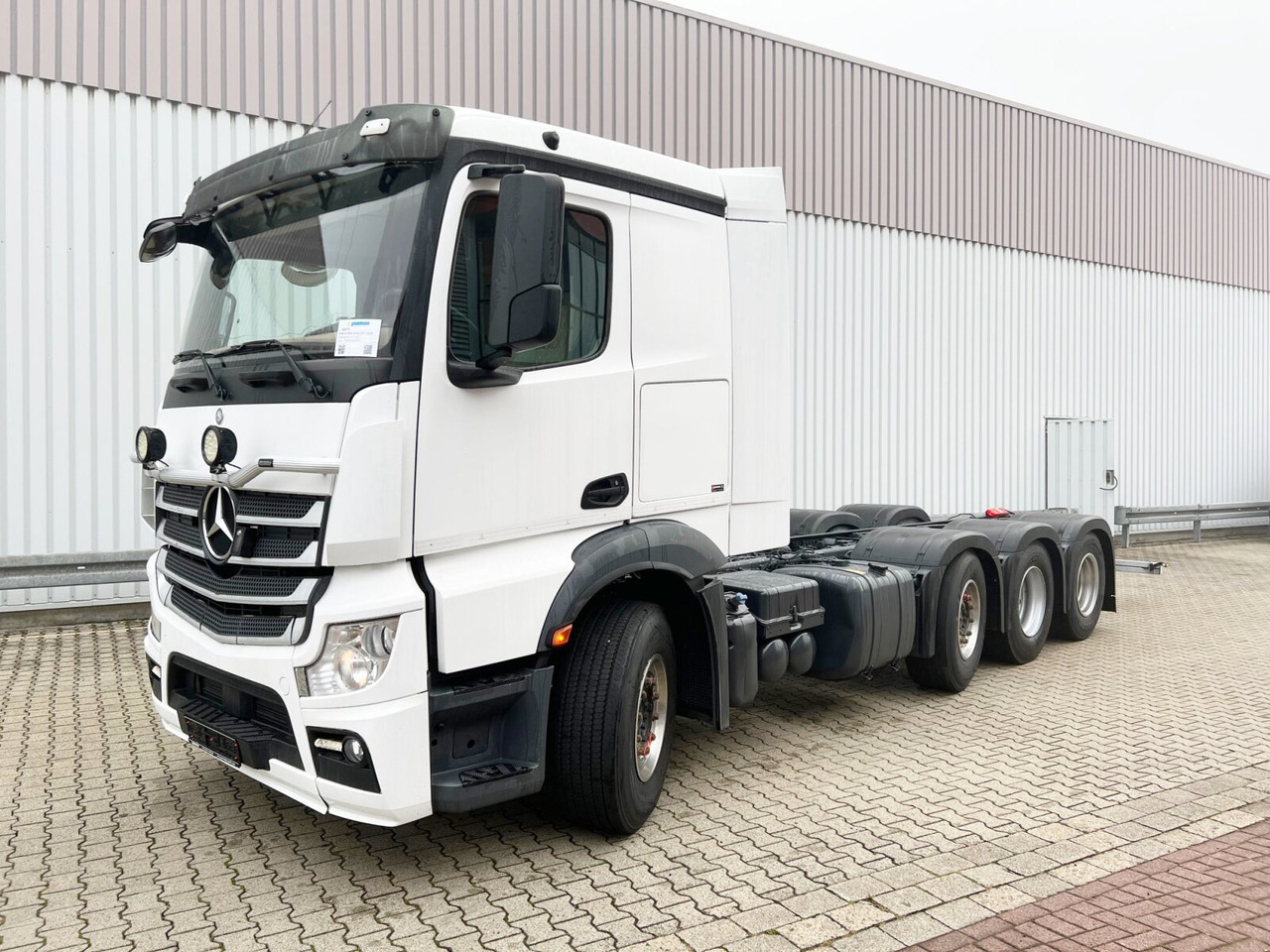 Mercedes-Benz Actros 3551 L 8x2/4 Actros 3551 L 8x2/4, Vorlauflenkachse, Doppelbereifte Nachlaufliftachse - Chassi lastbil: bild 1 Mercedes-Benz Actros 3551 L 8x2/4 Actros 3551 L 8x2/4, Vorlauflenkachse, Doppelbereifte Nachlaufliftachse - Chassi lastbil: bild 1