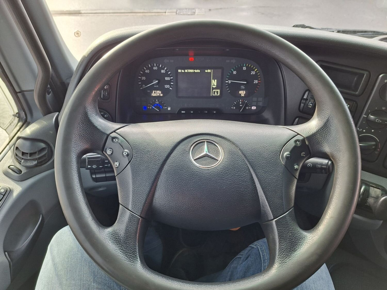 Mercedes-Benz Actros 4146 K 8x4/4 Actros 4146 K 8x4/4, Retarder, Kran Hiab XS 477 E-7 HiPro, Bj. 2010, Flyjib, Seilwinde, Funk - Lastväxlare lastbil, Kranbil: bild 4 Mercedes-Benz Actros 4146 K 8x4/4 Actros 4146 K 8x4/4, Retarder, Kran Hiab XS 477 E-7 HiPro, Bj. 2010, Flyjib, Seilwinde, Funk - Lastväxlare lastbil, Kranbil: bild 4