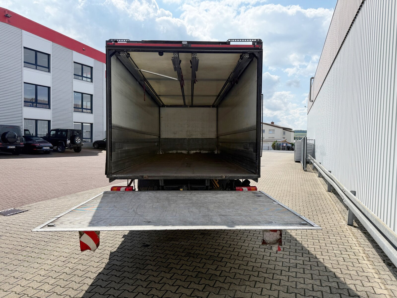 Leasa Mercedes-Benz Antos 1836 L 4x2 Antos 1836 L 4x2, Getränkekoffer, LBW Dautel Mercedes-Benz Antos 1836 L 4x2 Antos 1836 L 4x2, Getränkekoffer, LBW Dautel: bild 13