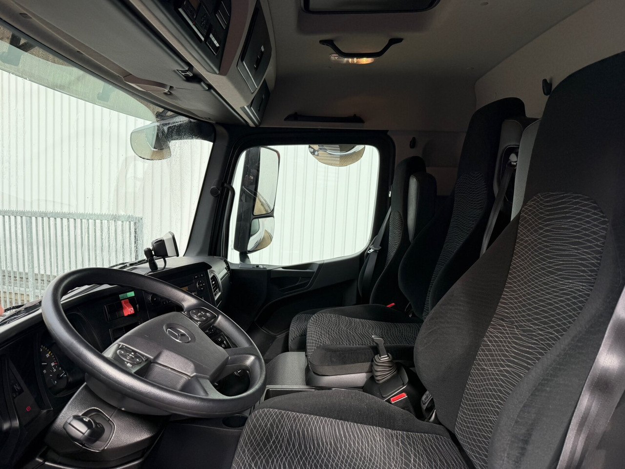 Mercedes-Benz Arocs 1827 A 4x4 Arocs 1827 A 4x4, Ex-! - Flakbil: bild 2 Mercedes-Benz Arocs 1827 A 4x4 Arocs 1827 A 4x4, Ex-! - Flakbil: bild 2