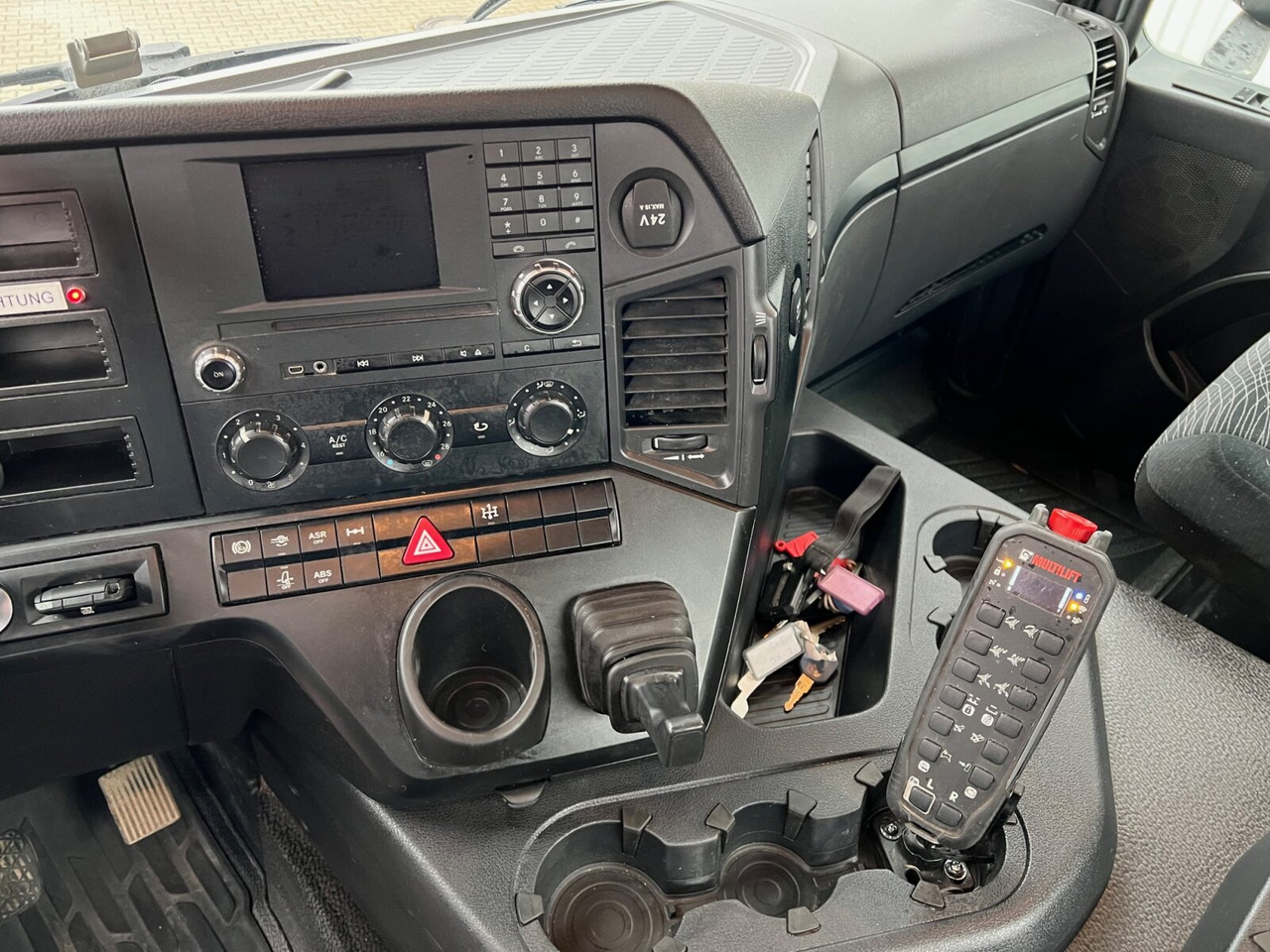 Mercedes-Benz Arocs 1830 K 4x2 Arocs 1830 K 4x2, Funk - Liftdumper lastbil: bild 5 Mercedes-Benz Arocs 1830 K 4x2 Arocs 1830 K 4x2, Funk - Liftdumper lastbil: bild 5