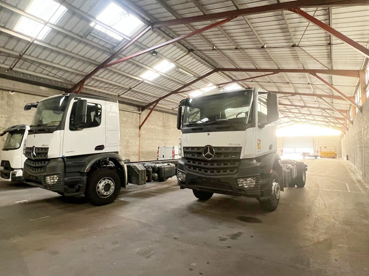 Mercedes-Benz Arocs 1840 K 4x2 Arocs 1840 K 4x2, MultimediaCockpit, 2x Nebenantrieb, NMV & Motorabtrieb - Chassi lastbil: bild 1 Mercedes-Benz Arocs 1840 K 4x2 Arocs 1840 K 4x2, MultimediaCockpit, 2x Nebenantrieb, NMV & Motorabtrieb - Chassi lastbil: bild 1