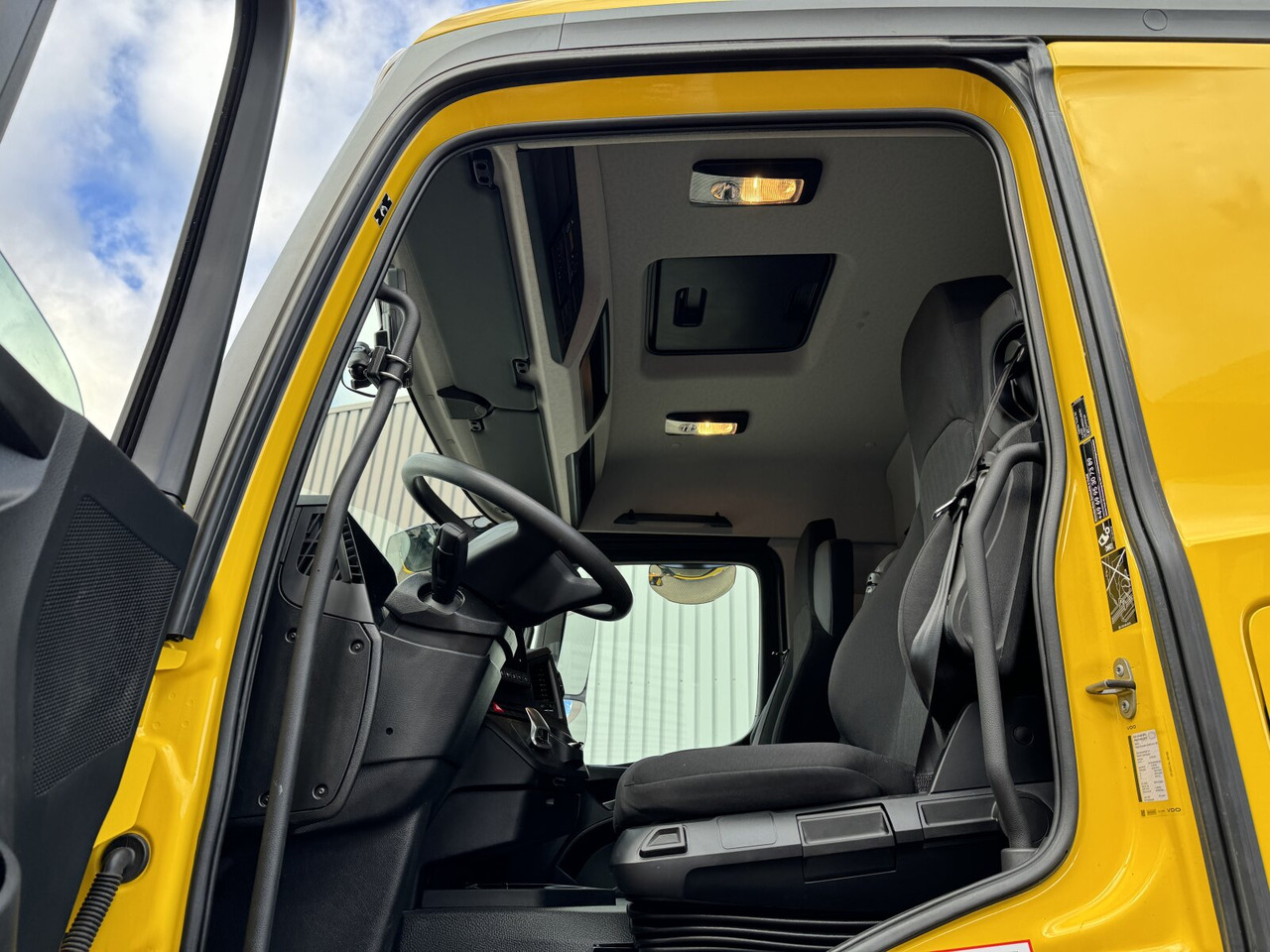 Mercedes-Benz Arocs 2642 L 6x2 Arocs 2642 L 6x2/42, Liftachse, Hiab 21S56 bis 6.5m Container - Lastväxlare lastbil: bild 2 Mercedes-Benz Arocs 2642 L 6x2 Arocs 2642 L 6x2/42, Liftachse, Hiab 21S56 bis 6.5m Container - Lastväxlare lastbil: bild 2