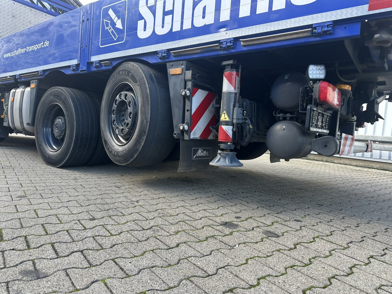 Mercedes-Benz Arocs 3245 L 8x2/6 Arocs 3245 L 8x2/6, Kran Fassi F 545 RA 2.26 XE, Jib, Funk, 29,7 m - 400 kg - Kranbil, Flakbil: bild 4 Mercedes-Benz Arocs 3245 L 8x2/6 Arocs 3245 L 8x2/6, Kran Fassi F 545 RA 2.26 XE, Jib, Funk, 29,7 m - 400 kg - Kranbil, Flakbil: bild 4