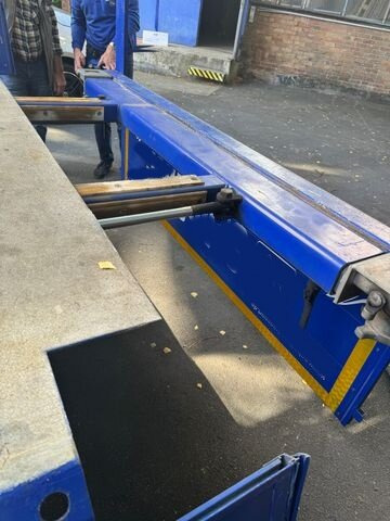 Mercedes-Benz Arocs 3245 L 8x2/6 Arocs 3245 L 8x2/6, Kran Fassi F 545 RA 2.26 XE, Jib, Funk 29,7 m - 400 kg - Kranbil, Flakbil: bild 4 Mercedes-Benz Arocs 3245 L 8x2/6 Arocs 3245 L 8x2/6, Kran Fassi F 545 RA 2.26 XE, Jib, Funk 29,7 m - 400 kg - Kranbil, Flakbil: bild 4