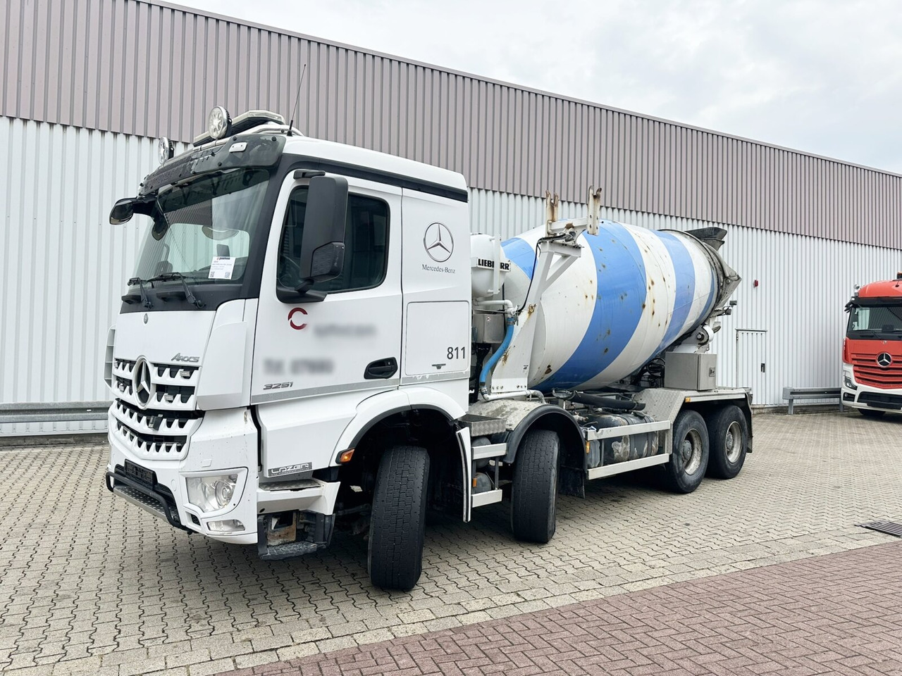 Mercedes-Benz Arocs 3251 8x4/4 Arocs 3251 8x4/4, Betonmischer Liebherr ca. 9m³ - Betongbil: bild 1 Mercedes-Benz Arocs 3251 8x4/4 Arocs 3251 8x4/4, Betonmischer Liebherr ca. 9m³ - Betongbil: bild 1