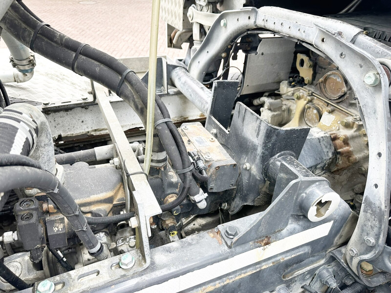 Mercedes-Benz Arocs 3251 8x4/4 Arocs 3251 8x4/4, Betonmischer Liebherr ca. 9m³ - Betongbil: bild 5 Mercedes-Benz Arocs 3251 8x4/4 Arocs 3251 8x4/4, Betonmischer Liebherr ca. 9m³ - Betongbil: bild 5