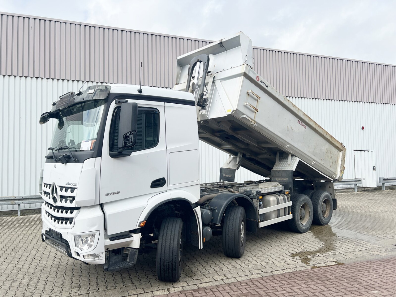 Mercedes-Benz Arocs 3253 K 8x4/4 Arocs 3253 K 8x4/4, Retarder, Stahlmulde ca. 15m³, hydr. Heckklappenöffnung - Dumper: bild 1 Mercedes-Benz Arocs 3253 K 8x4/4 Arocs 3253 K 8x4/4, Retarder, Stahlmulde ca. 15m³, hydr. Heckklappenöffnung - Dumper: bild 1