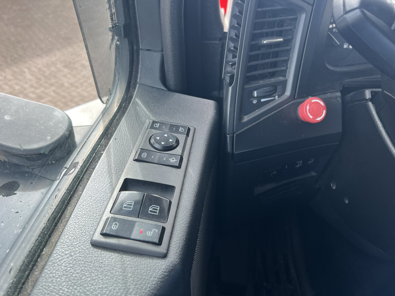 Mercedes-Benz Arocs 3253 K 8x4/4 Arocs 3253 K 8x4/4, Retarder, Stahlmulde ca. 15m³, hydr. Heckklappenöffnung - Dumper: bild 5 Mercedes-Benz Arocs 3253 K 8x4/4 Arocs 3253 K 8x4/4, Retarder, Stahlmulde ca. 15m³, hydr. Heckklappenöffnung - Dumper: bild 5