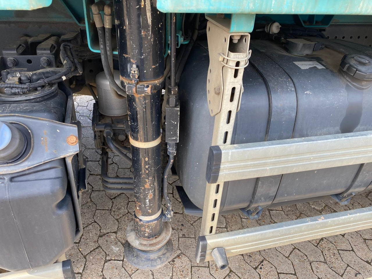 Mercedes-Benz Arocs 4151 K 8x4 Arocs 4151 K 8x4, Fassi Heckkran F 365 RA. 2.26 E Dynamic Funk - Kranbil, Flakbil: bild 5 Mercedes-Benz Arocs 4151 K 8x4 Arocs 4151 K 8x4, Fassi Heckkran F 365 RA. 2.26 E Dynamic Funk - Kranbil, Flakbil: bild 5