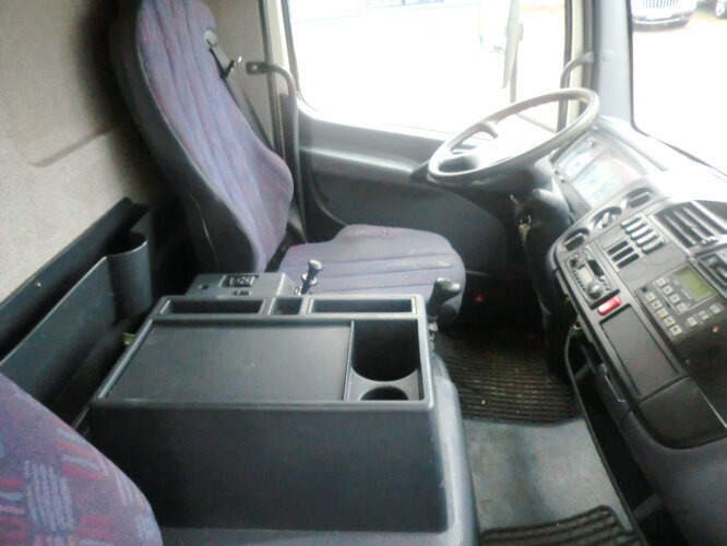 Mercedes-Benz Atego 815 4x2 - Kylbil lastbil: bild 2 Mercedes-Benz Atego 815 4x2 - Kylbil lastbil: bild 2