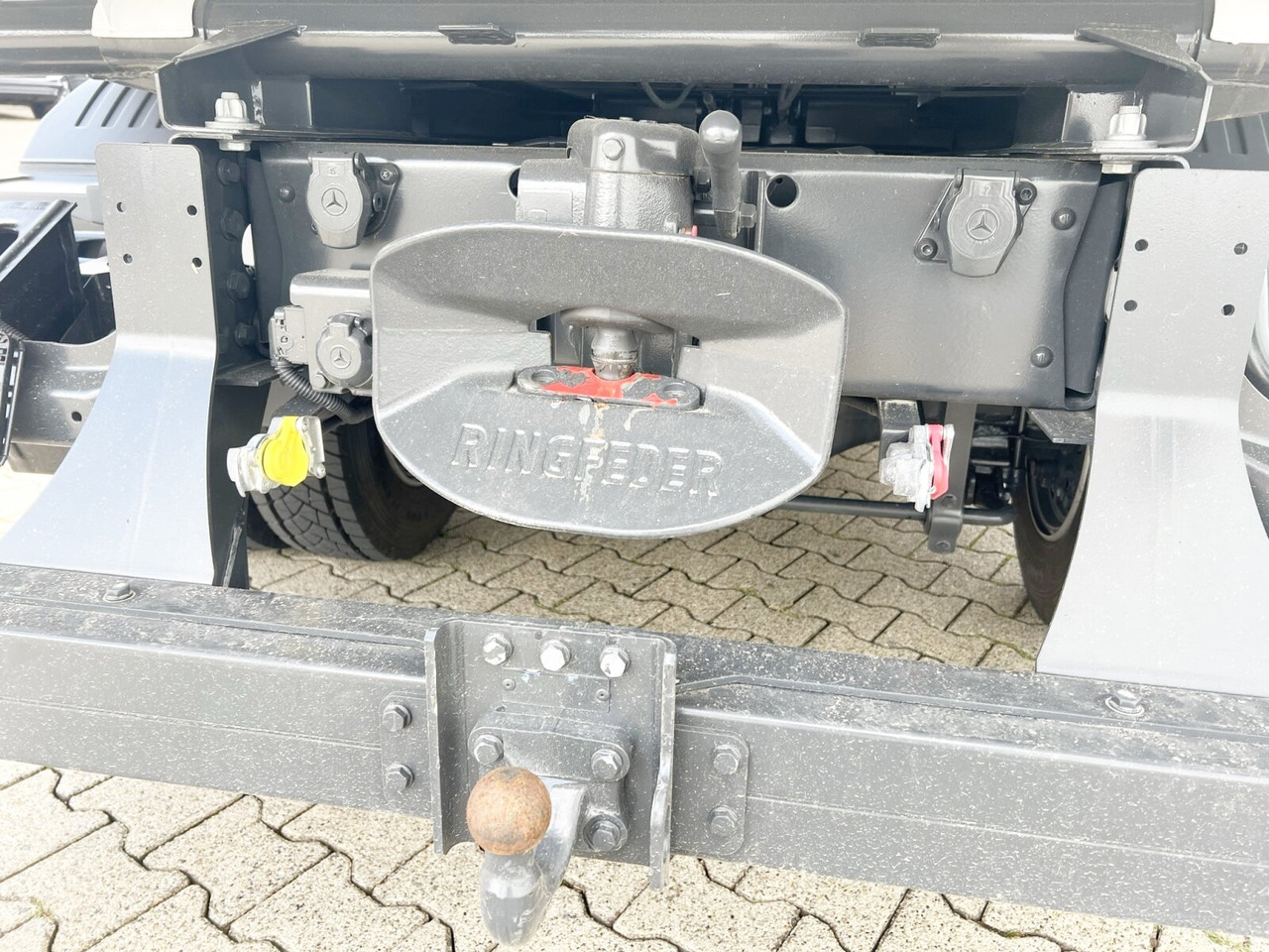 Mercedes-Benz Atego 818/23 K 4x2 Atego 818/23 K 4x2, 2x AHK, 5x VORHANDEN! - Chassi lastbil: bild 4 Mercedes-Benz Atego 818/23 K 4x2 Atego 818/23 K 4x2, 2x AHK, 5x VORHANDEN! - Chassi lastbil: bild 4