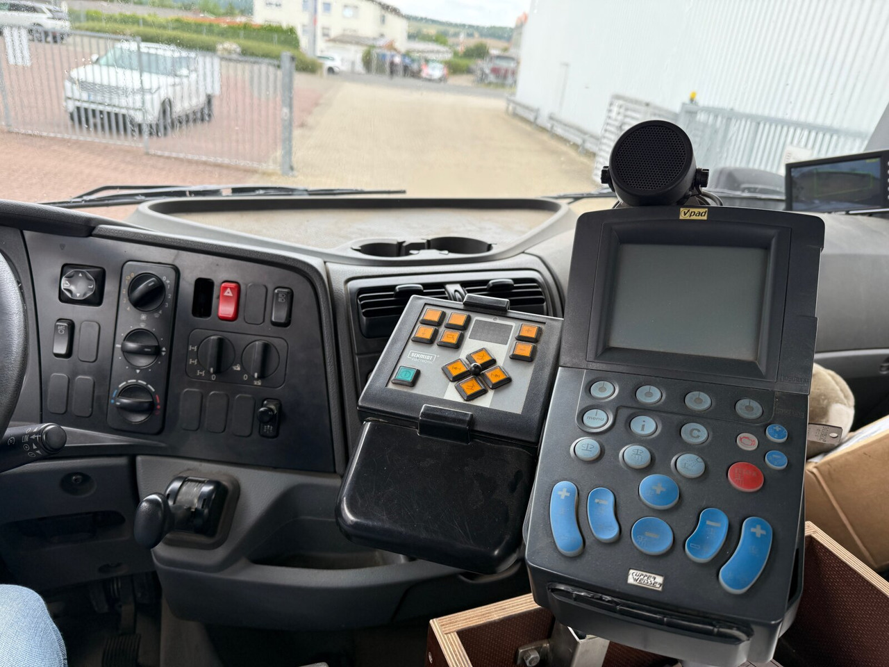 Liftdumper lastbil Mercedes-Benz Axor 1824 AK 4x4 Axor 1824 AK 4x4, Tele-Absetzer, Winterdienstausstattung: bild 6