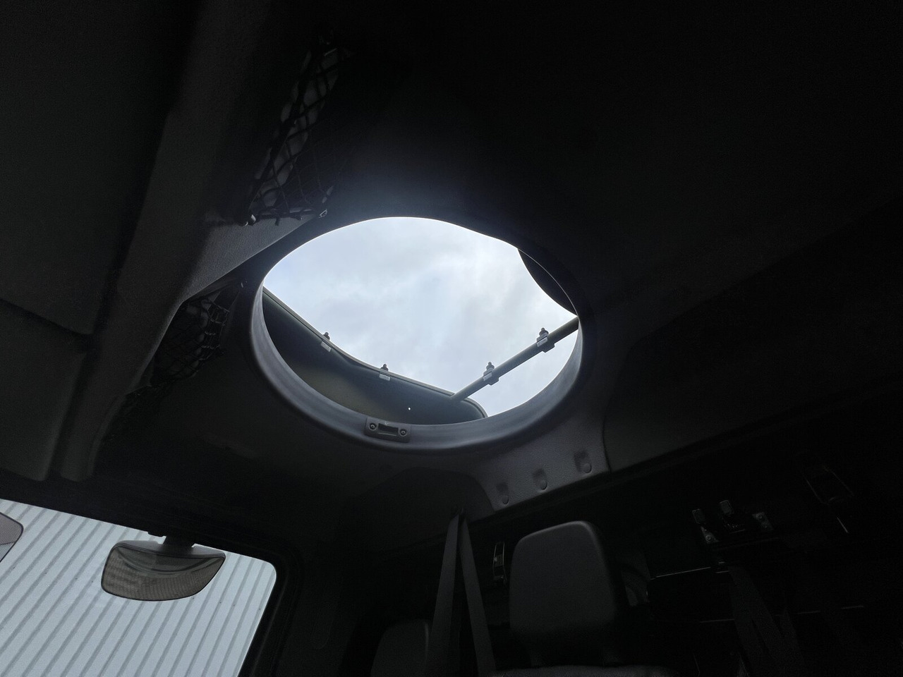 Mercedes-Benz Axor 1829 A 4x4 Axor 1829 A 4x4, Ex- - Flakbil: bild 5 Mercedes-Benz Axor 1829 A 4x4 Axor 1829 A 4x4, Ex- - Flakbil: bild 5