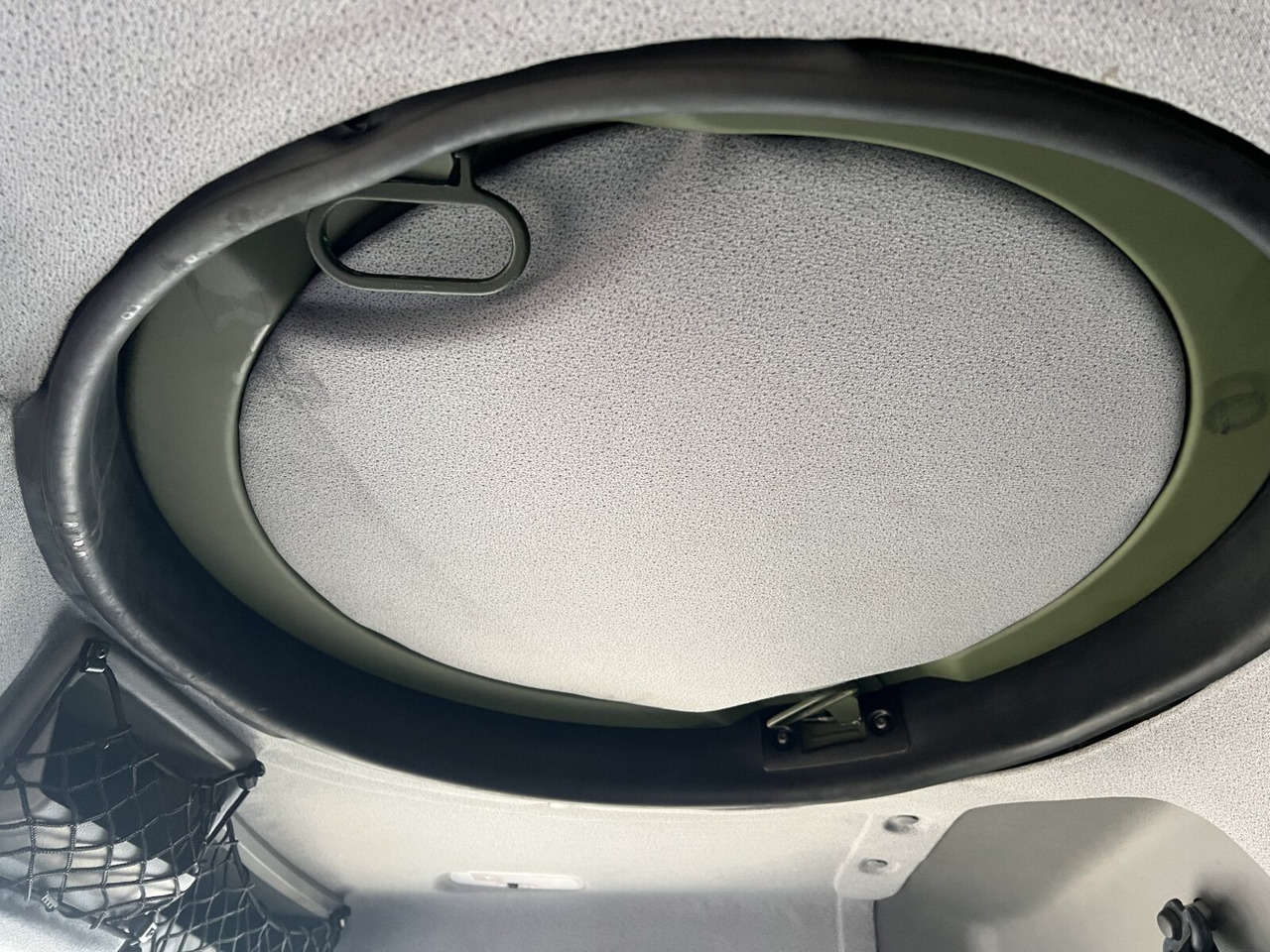 Mercedes-Benz Axor 1829 A 4x4 Axor 1829 A 4x4, Ex- - Flakbil: bild 4 Mercedes-Benz Axor 1829 A 4x4 Axor 1829 A 4x4, Ex- - Flakbil: bild 4