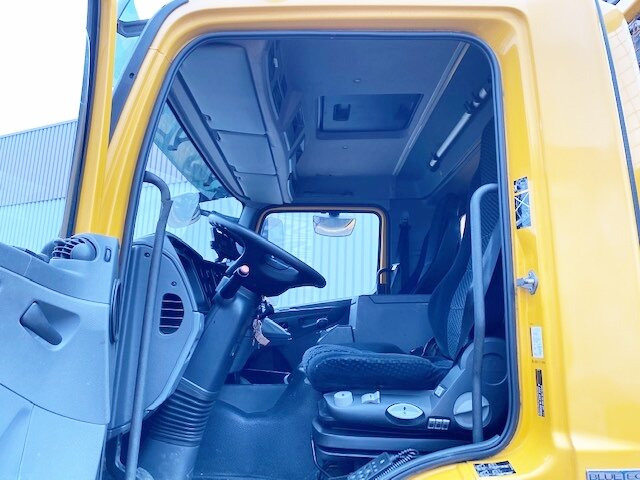 Mercedes-Benz Axor 1833 L 4x2 Axor 1833 L 4x2 mit Heckkran Hiab XS 133 K-2 - Kranbil, Flakbil: bild 2 Mercedes-Benz Axor 1833 L 4x2 Axor 1833 L 4x2 mit Heckkran Hiab XS 133 K-2 - Kranbil, Flakbil: bild 2