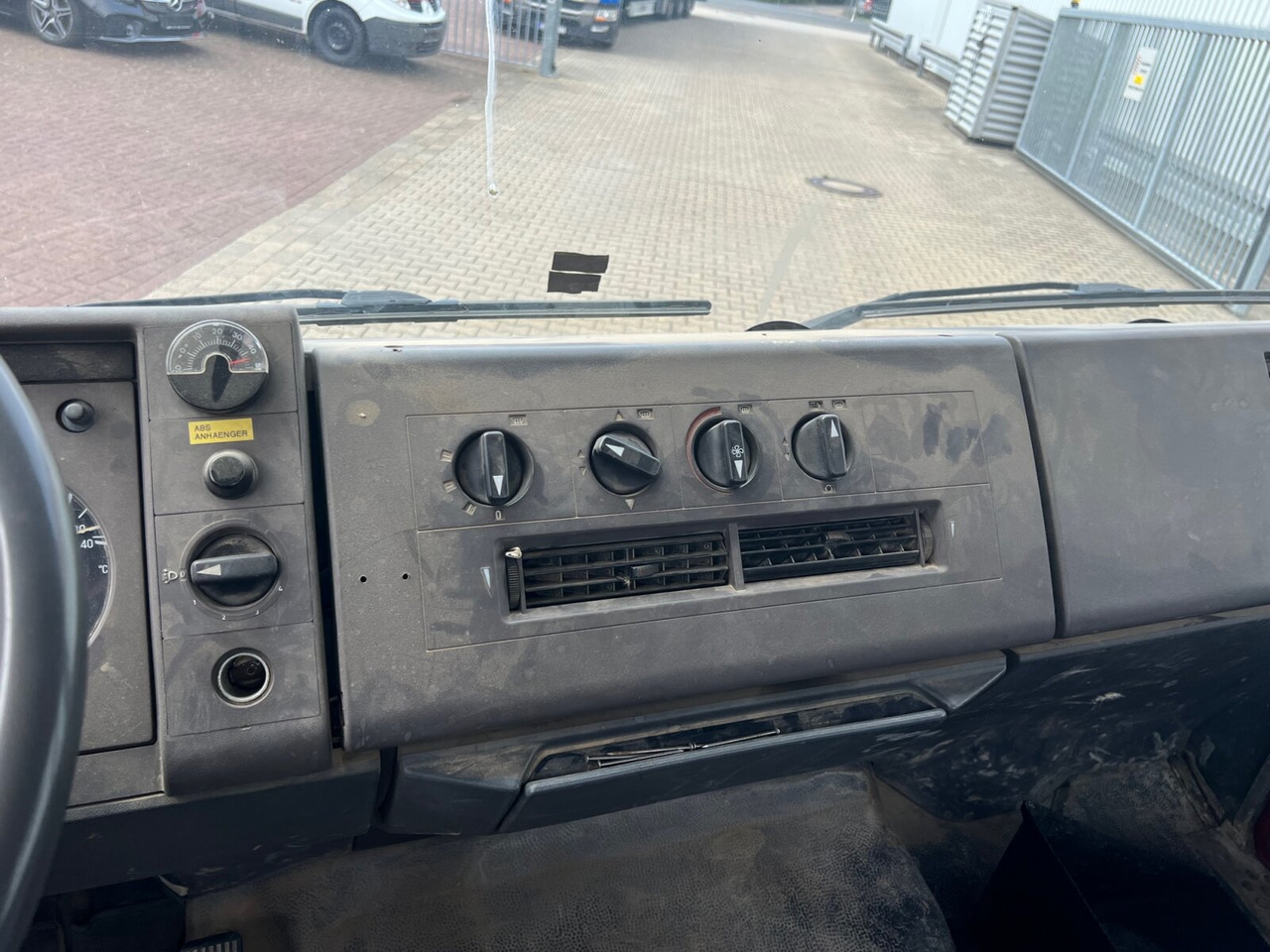 Mercedes-Benz LK 1117 K 4x2 LK 1117 K 4x2, 6-Zylinder Motor, 2x AHK - Tippbil lastbil: bild 5 Mercedes-Benz LK 1117 K 4x2 LK 1117 K 4x2, 6-Zylinder Motor, 2x AHK - Tippbil lastbil: bild 5