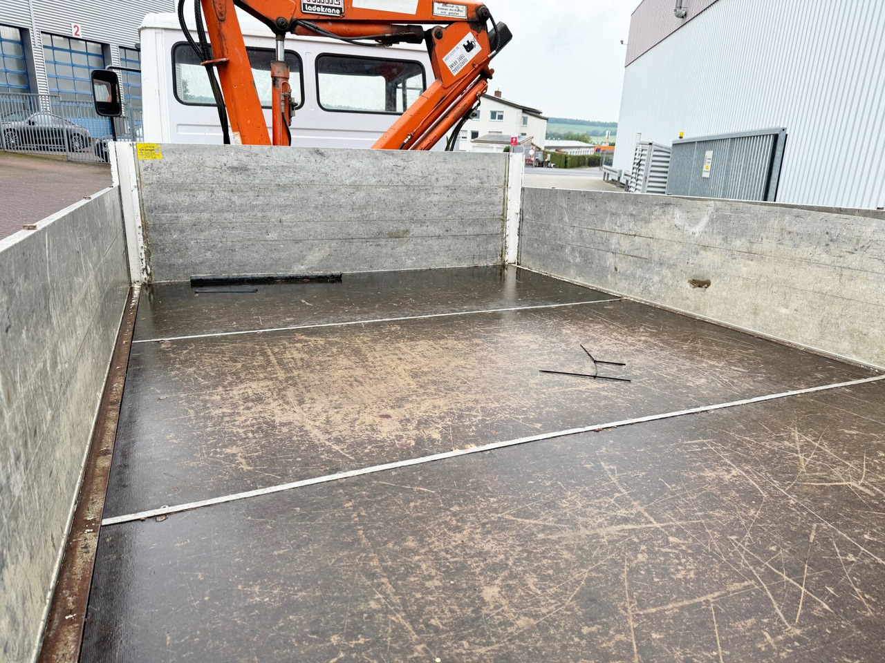 Mercedes-Benz LK 814 4x2 LK 814 4x2, 6-Zylinder, Kran Tirre Euro 35 - Kranbil, Flakbil: bild 2 Mercedes-Benz LK 814 4x2 LK 814 4x2, 6-Zylinder, Kran Tirre Euro 35 - Kranbil, Flakbil: bild 2