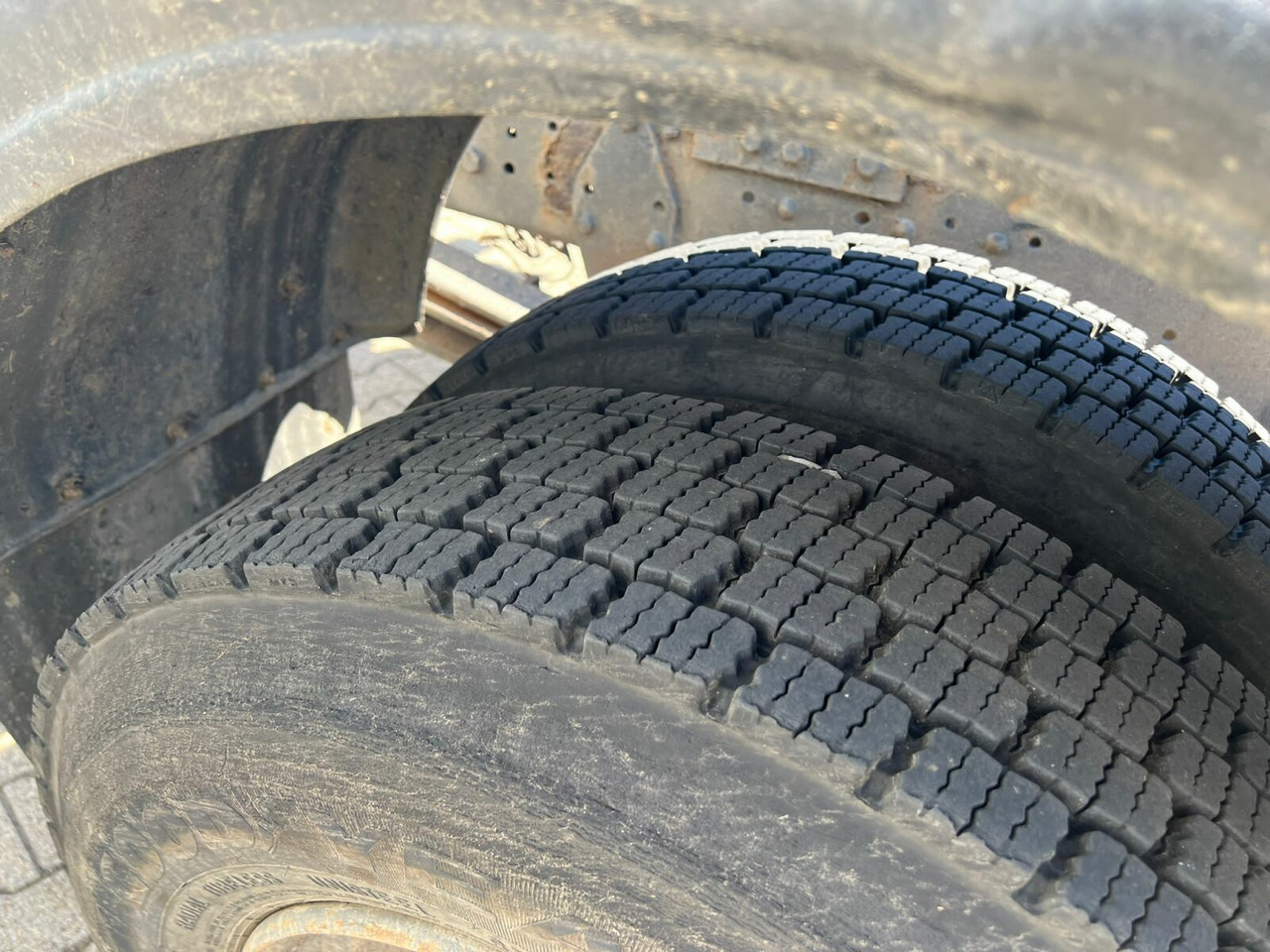 Mercedes-Benz LK 817 4x2 LK 817 4x2/37, City-Abroller, 6-Zylinder Motor - Lastväxlare lastbil: bild 5 Mercedes-Benz LK 817 4x2 LK 817 4x2/37, City-Abroller, 6-Zylinder Motor - Lastväxlare lastbil: bild 5