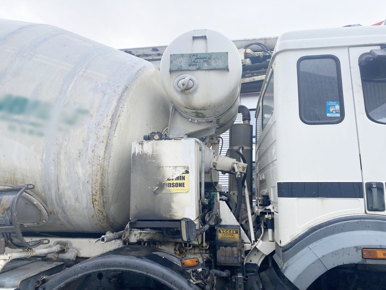 Mercedes-Benz SK II 3234 B 8x4/4 SK II 3234 B 8x4/4, LT Betonmischer, Förderband, Funk, 9cbm - Betongbil: bild 5 Mercedes-Benz SK II 3234 B 8x4/4 SK II 3234 B 8x4/4, LT Betonmischer, Förderband, Funk, 9cbm - Betongbil: bild 5