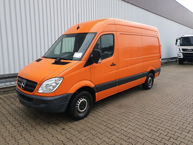 Mercedes-Benz Sprinter 313 KA 4x2 Sprinter 313 KA 4x2 - Skåpbil: bild 1 Mercedes-Benz Sprinter 313 KA 4x2 Sprinter 313 KA 4x2 - Skåpbil: bild 1
