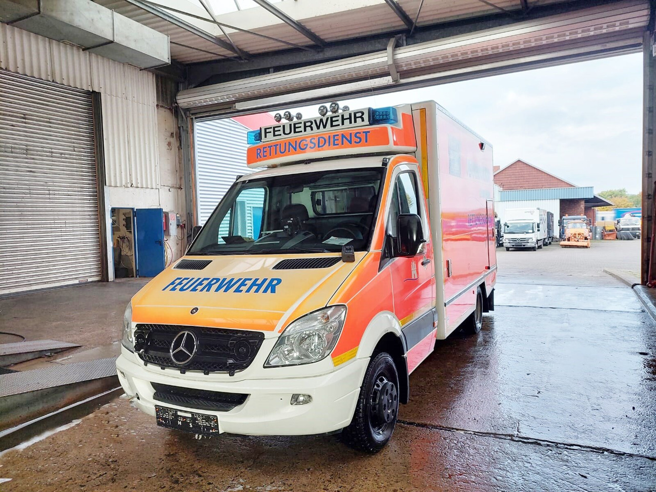 Mercedes-Benz Sprinter 515 CDI 4x2 Sprinter 515 CDI 4x2, Rettungswagen, Retarder - Släck/ Räddningsvagn: bild 1 Mercedes-Benz Sprinter 515 CDI 4x2 Sprinter 515 CDI 4x2, Rettungswagen, Retarder - Släck/ Räddningsvagn: bild 1