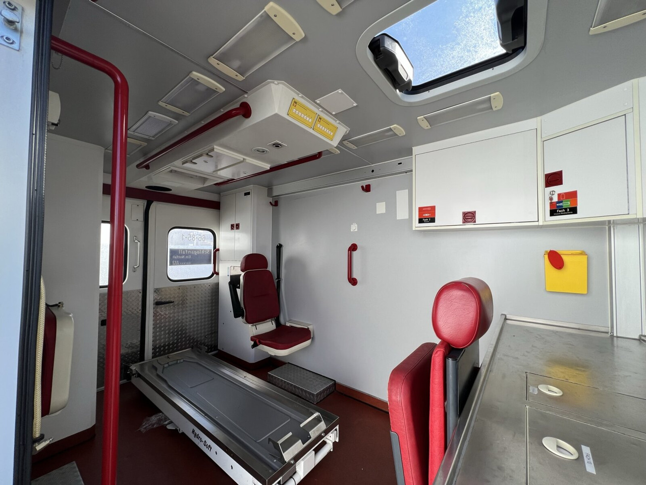 Mercedes-Benz Sprinter 516 CDI 4x2 Sprinter 516 CDI 4x2, Rettungswagen, Retarder - Ambulans: bild 2 Mercedes-Benz Sprinter 516 CDI 4x2 Sprinter 516 CDI 4x2, Rettungswagen, Retarder - Ambulans: bild 2