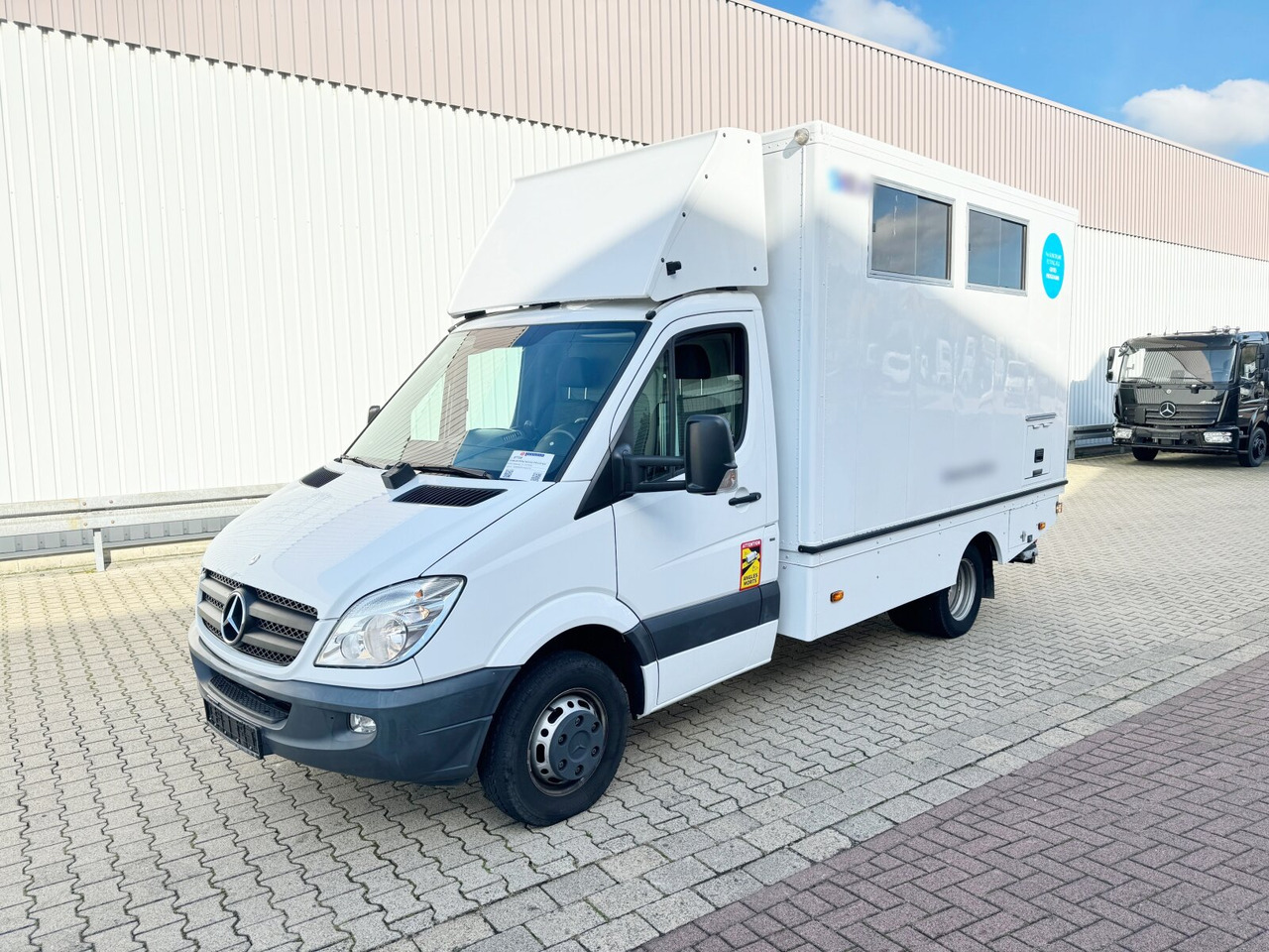 Mercedes-Benz Sprinter 516 CDI 4x2 Sprinter 516 CDI 4x2, Übertragungsfahrzeug - Lastbil med skåp: bild 1 Mercedes-Benz Sprinter 516 CDI 4x2 Sprinter 516 CDI 4x2, Übertragungsfahrzeug - Lastbil med skåp: bild 1
