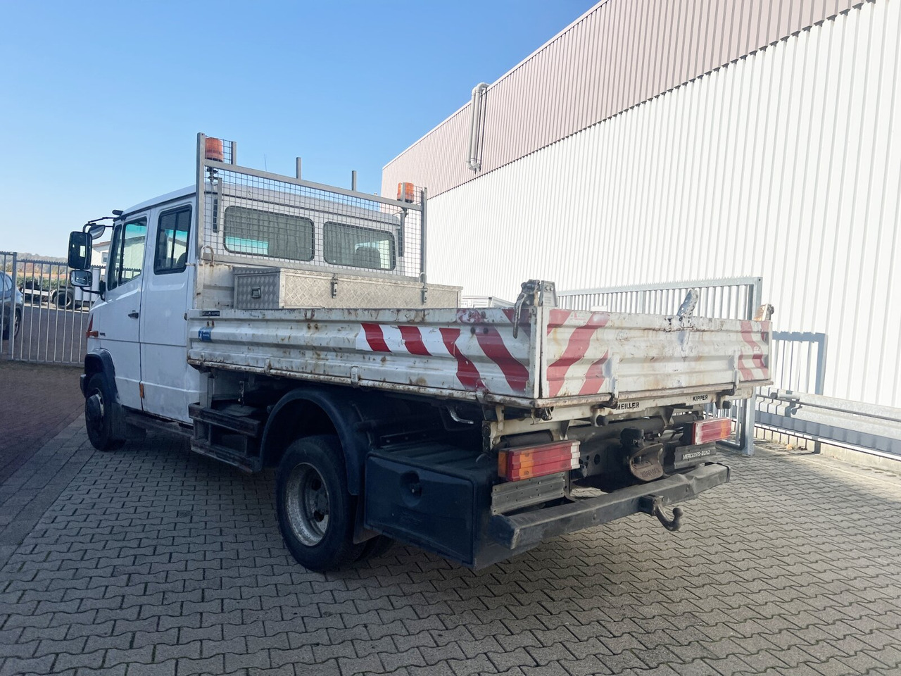 Mercedes-Benz Vario 816 D 4x2 Doka Vario 816 D 4x2 Doka, 2x AHK, Meiller Kipper - Tippbil lastbil: bild 4 Mercedes-Benz Vario 816 D 4x2 Doka Vario 816 D 4x2 Doka, 2x AHK, Meiller Kipper - Tippbil lastbil: bild 4